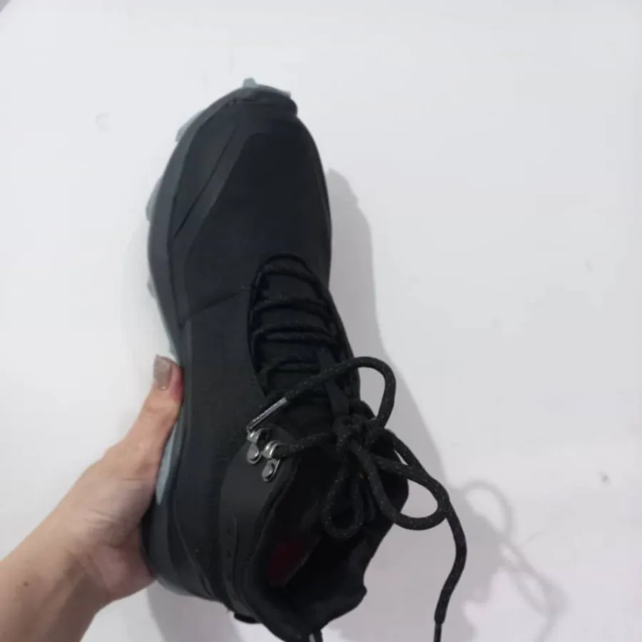 کفش اسپورت ساق بلند