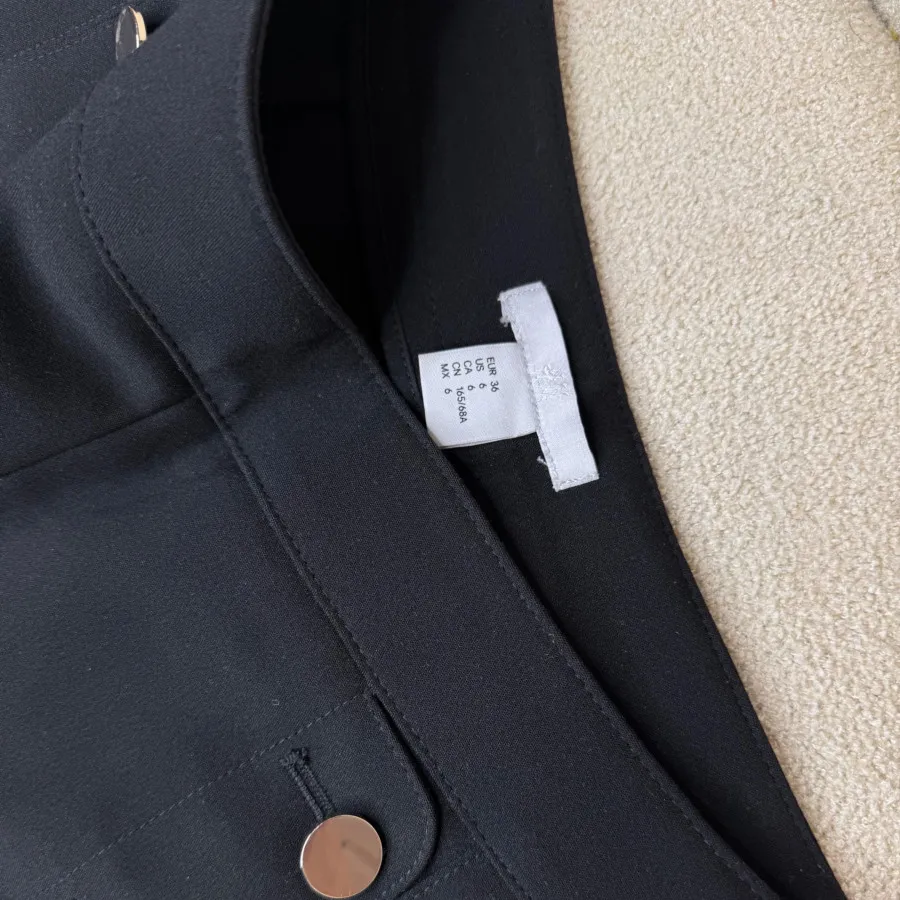 شلوارک H&M دکمه طلایی