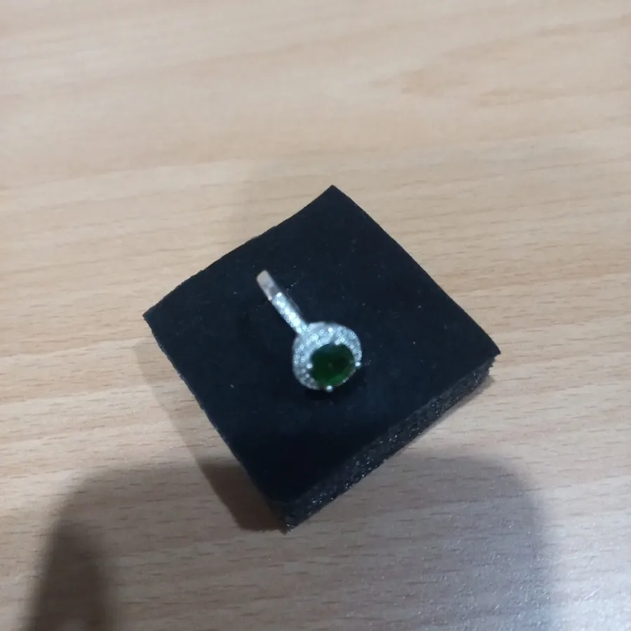 انگشتر نقره نگین زمردی