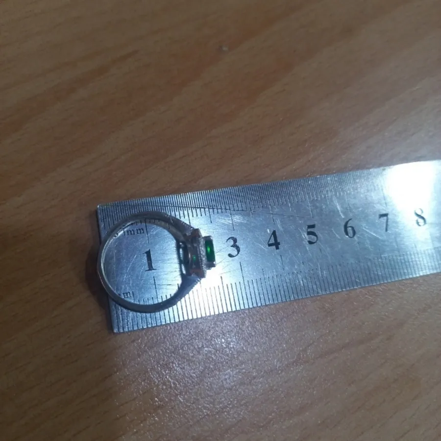 انگشتر نقره نگین زمردی