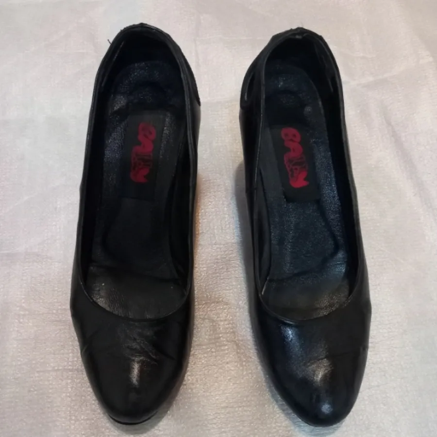 کفش چرم بالی