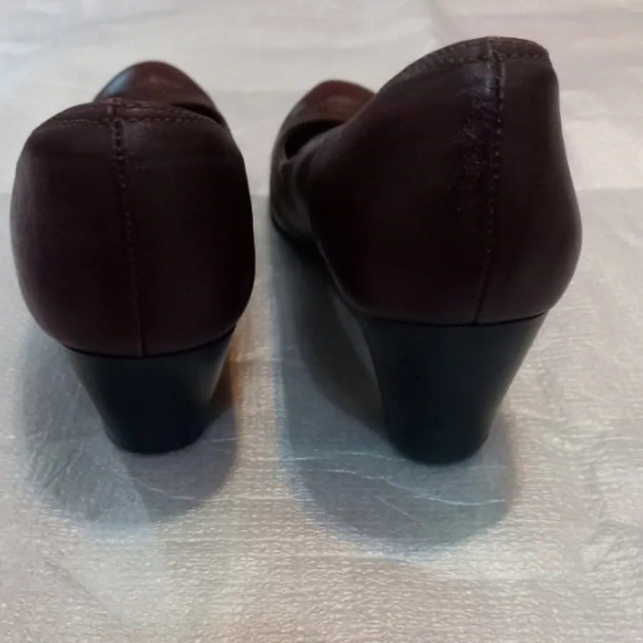 کفش چرم زرشکی