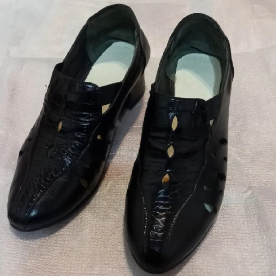 کفش چرم راحتی پاشنه دار