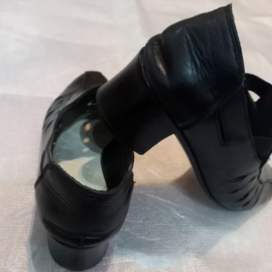 کفش چرم راحتی پاشنه دار