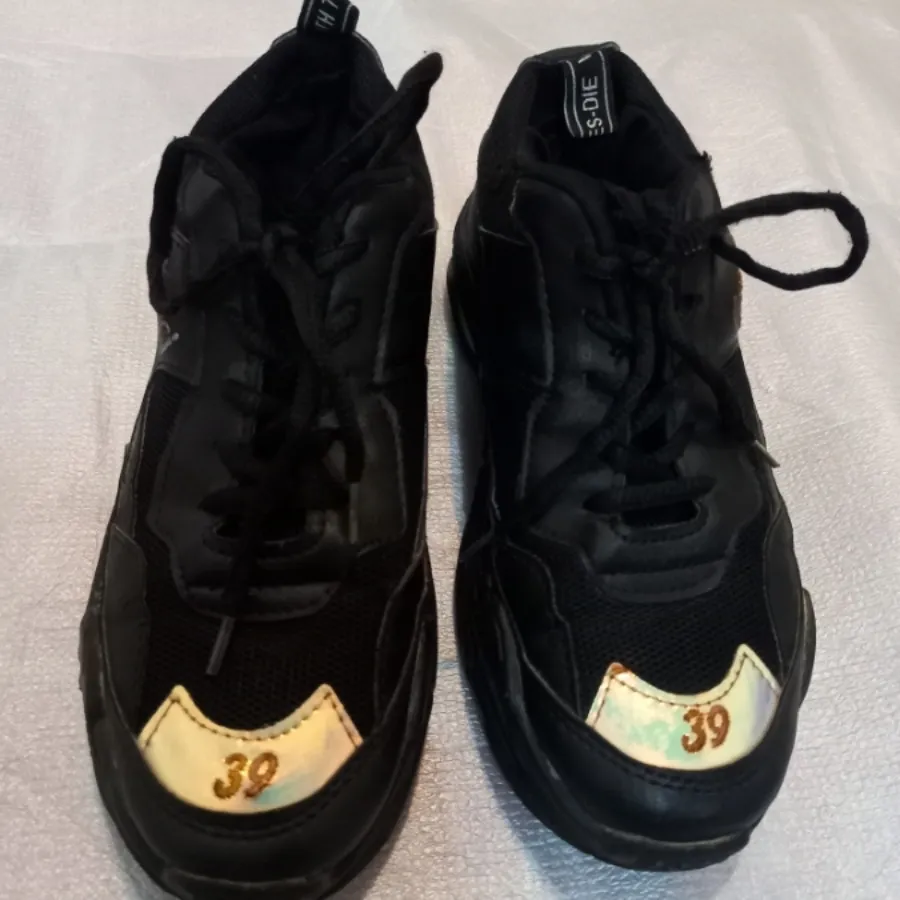 کتونی راحتی