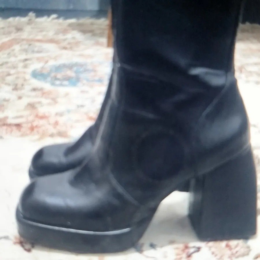 بوت بلندبرندبرشکا