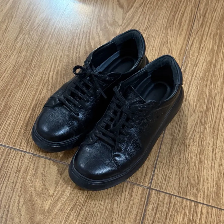 کتونی مشکی چرم تبریز