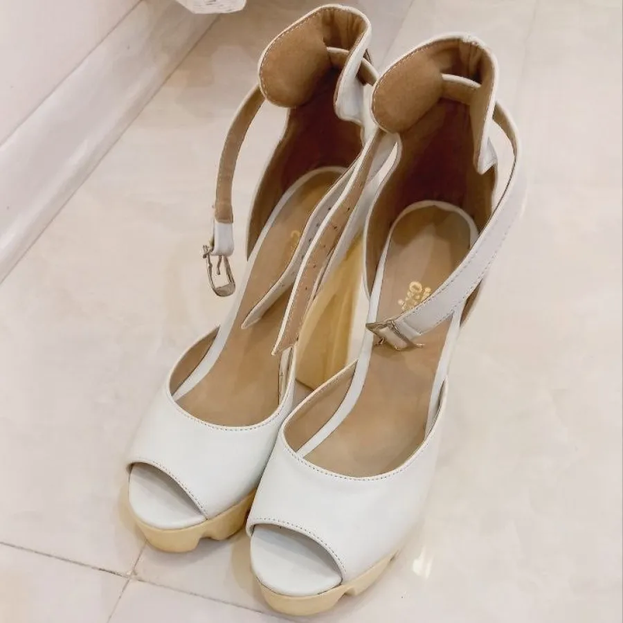 کفش مجلسی سفید پاشنه دار