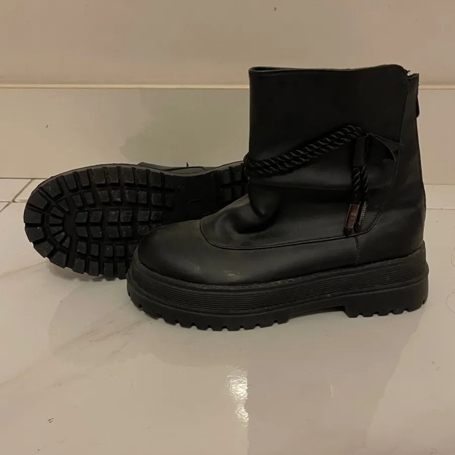 نیم بوت شیک و خوش پا