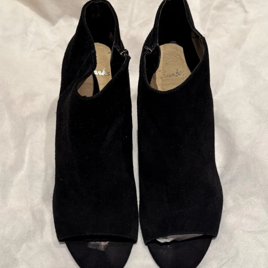 بوت پاشنه داره کلارکس