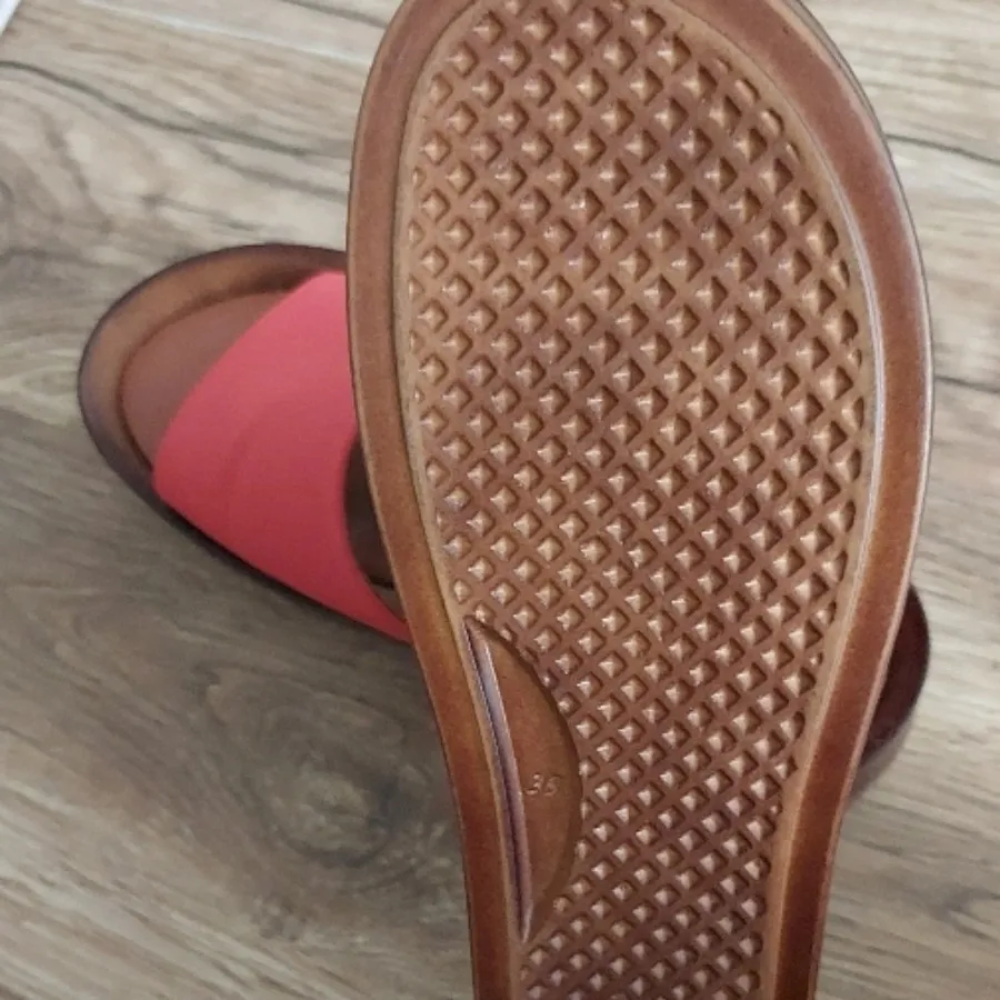 دمپایی زنانه مدل لج دار