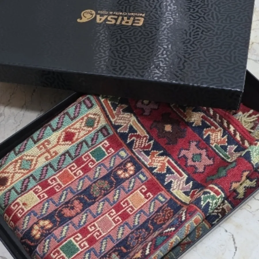 گلیم پشمی دستباف