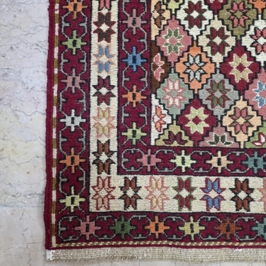 گلیم پشمی دستباف