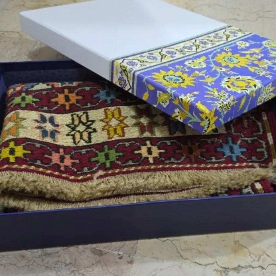 گلیم پشمی دستباف