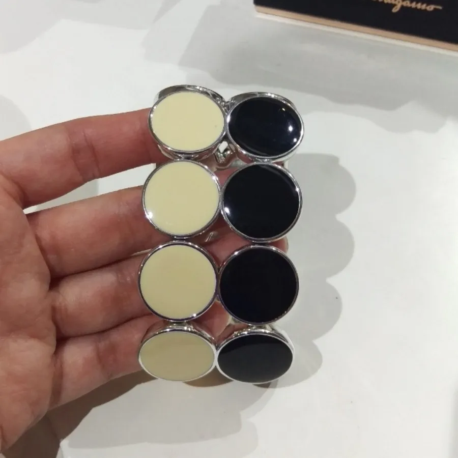 دسبند سیاه و سفید