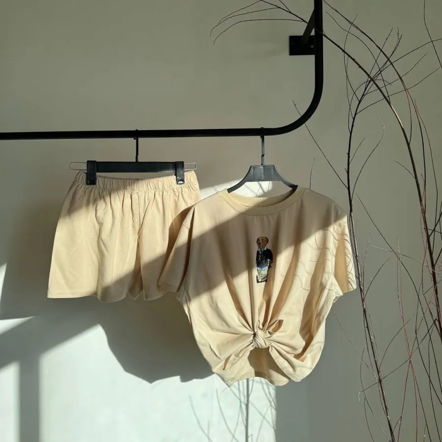 تیشرت و شلوارک