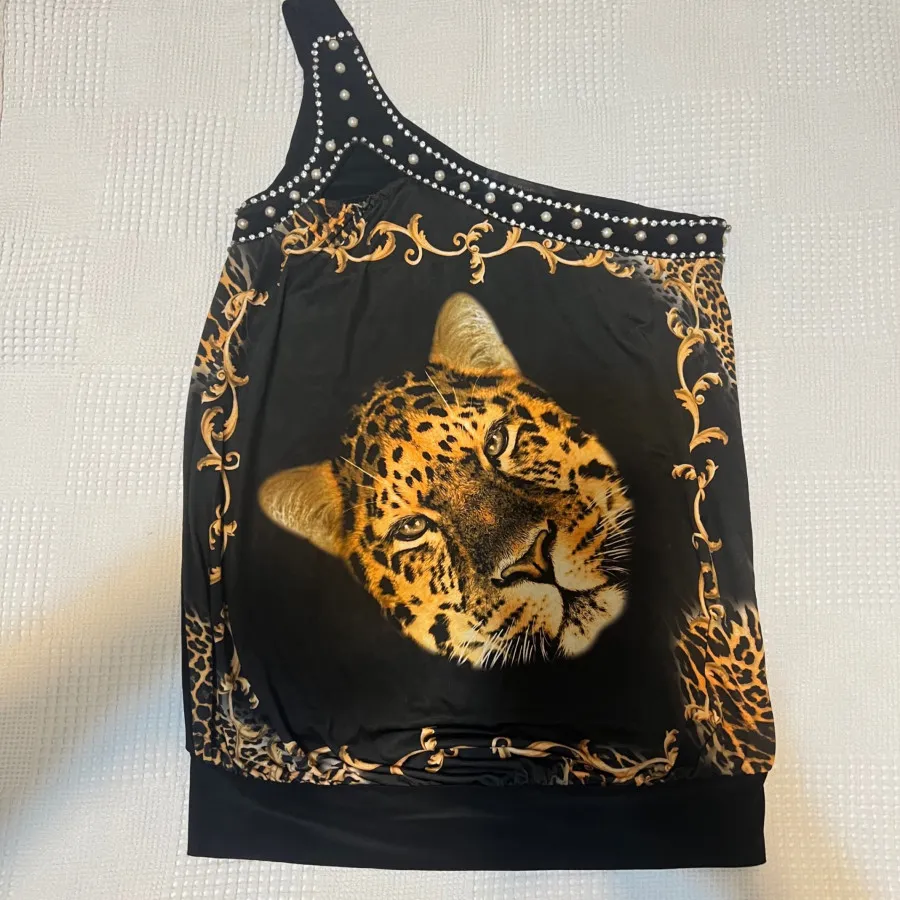 تاپ یقه رومی