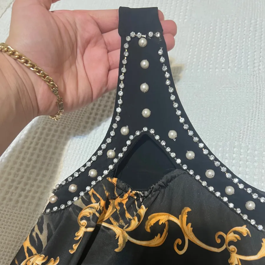 تاپ یقه رومی