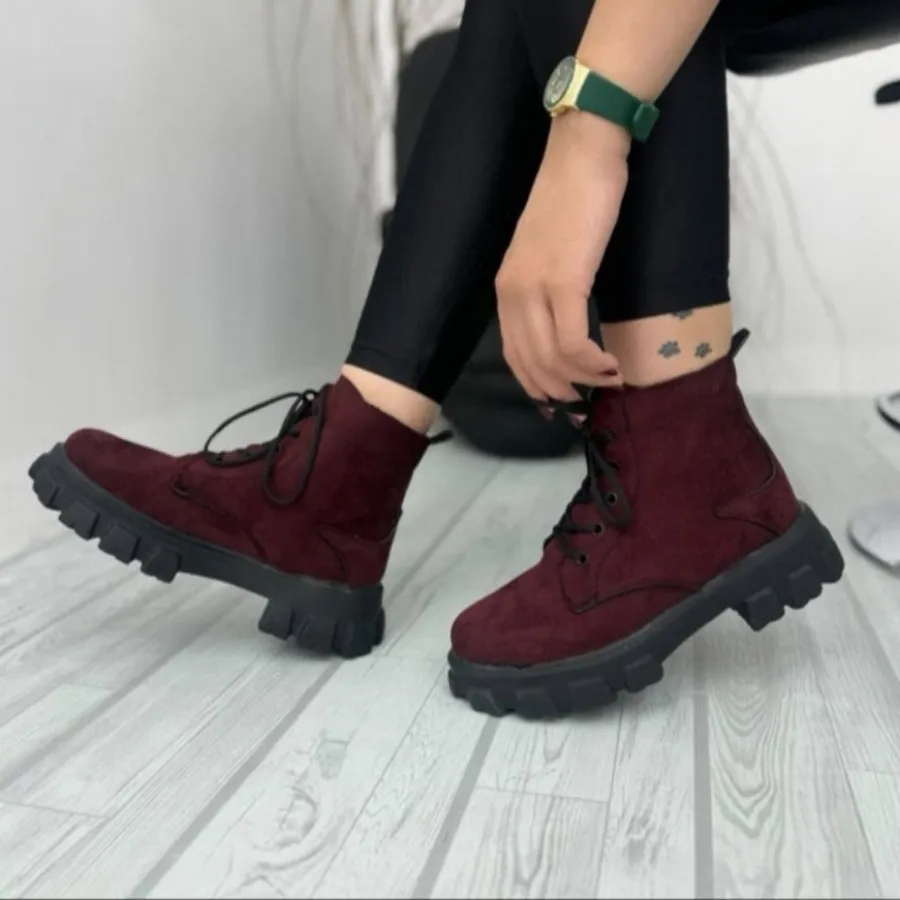 فوق العاده خوش پا ، با کی