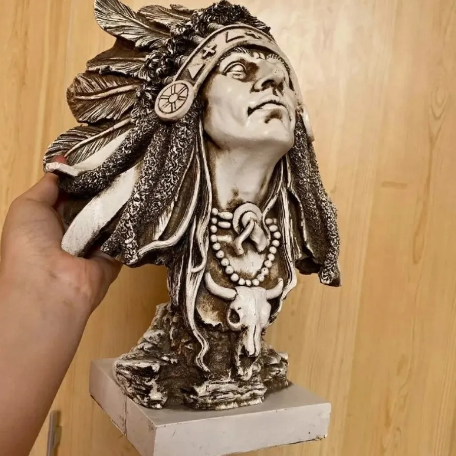 مجسمه سرخ پوست