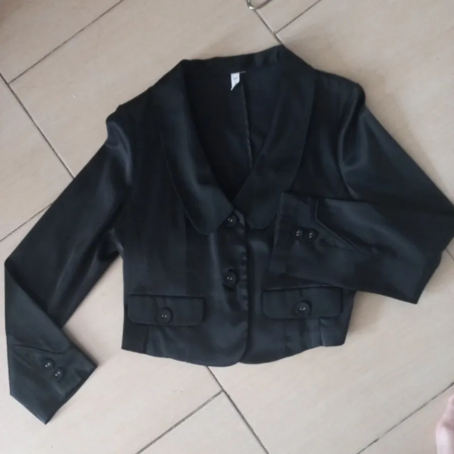 کراپ کت ساتن