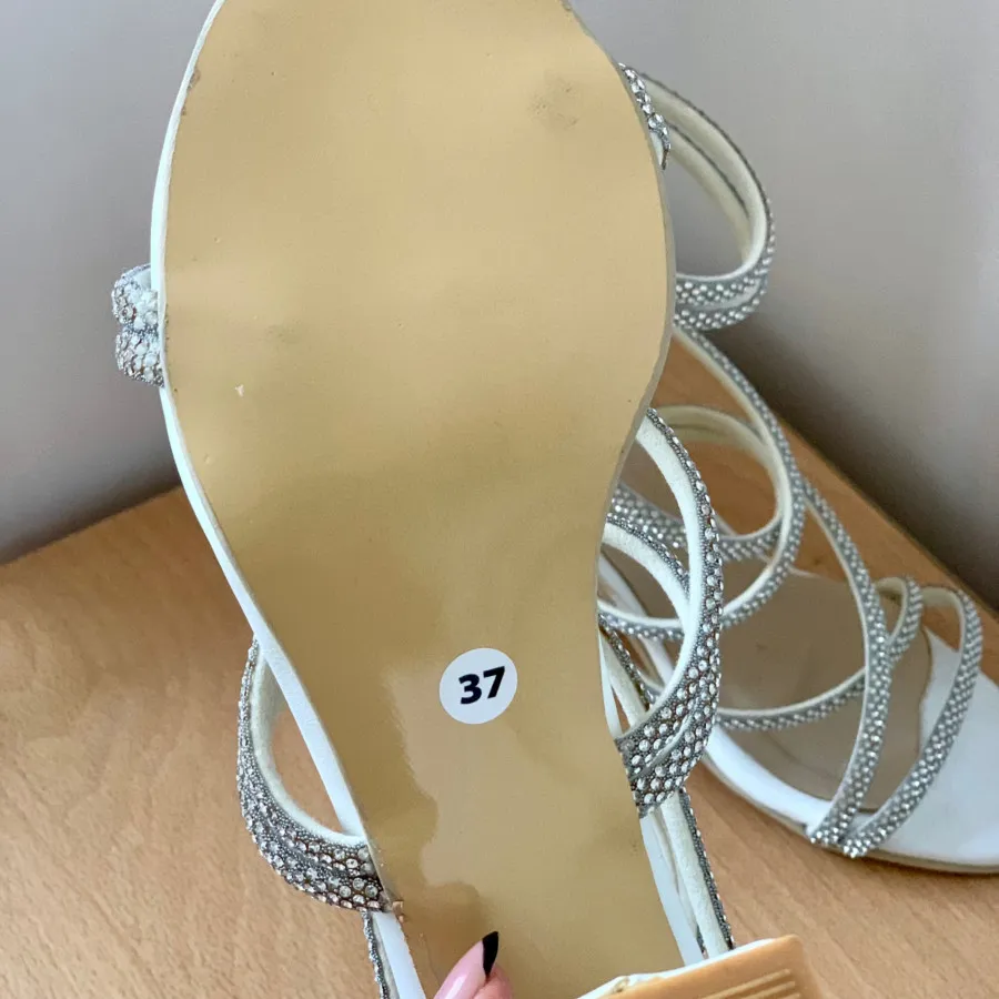 پاشنه بلند بندی