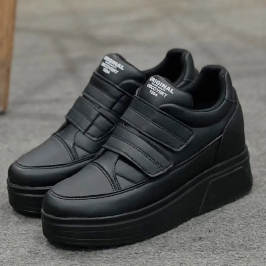 کتونی/ اسنیکرز لژدار