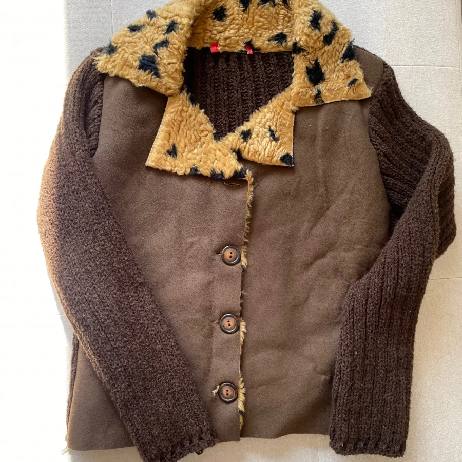 کت قهوه ای بافت و جیر خاص