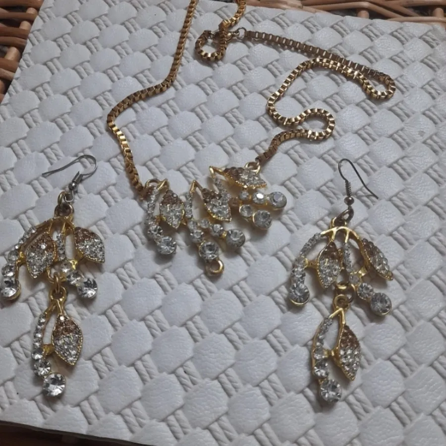 گردنبند دستبند