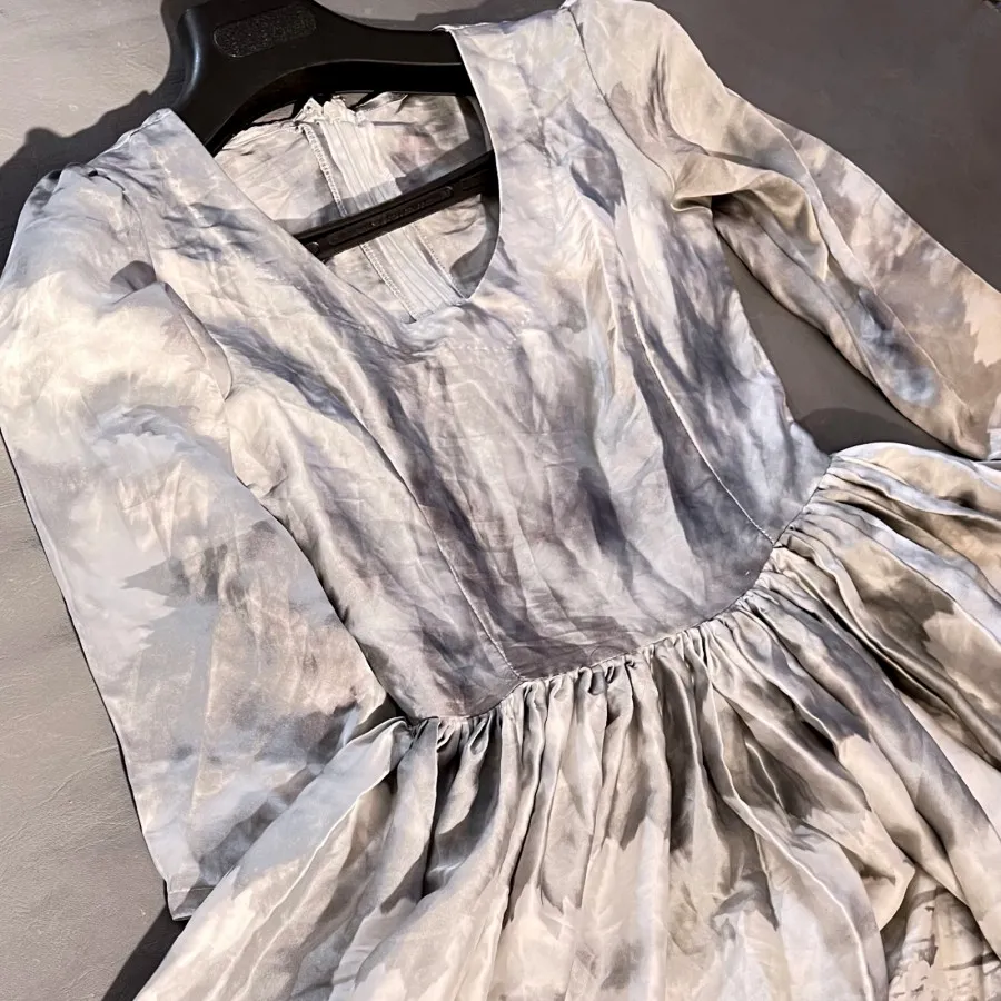 لباس عروسکی