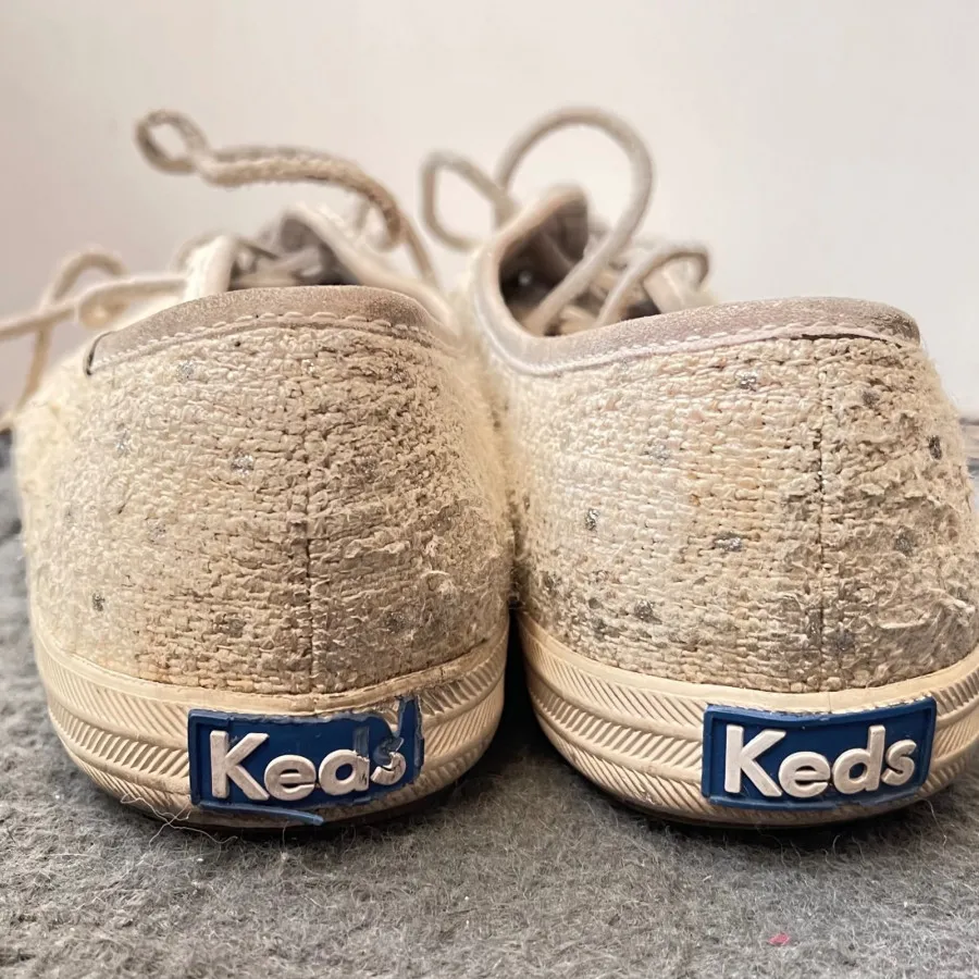 اسنیکرز keds