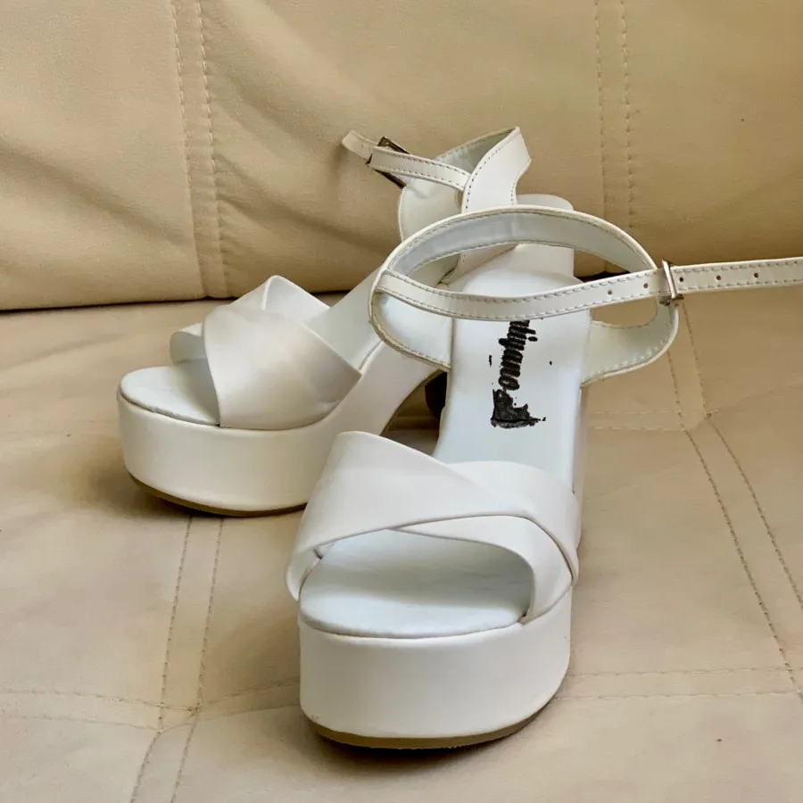 کفش لژ پاشنه بلند