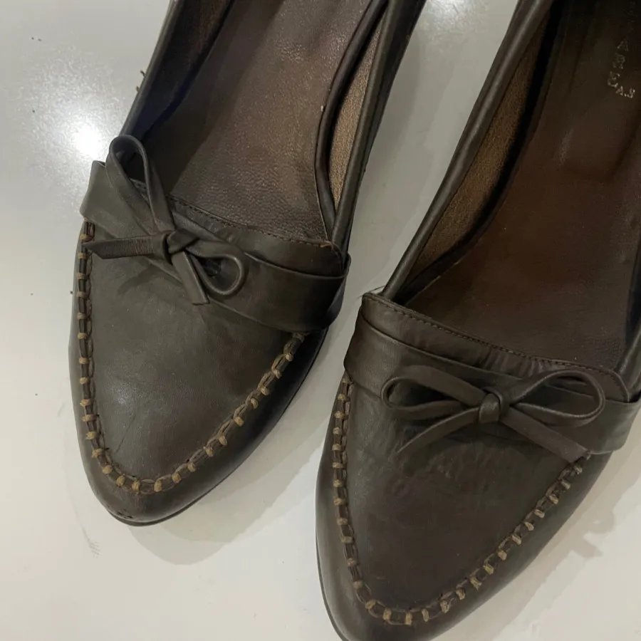 کفش چرم قهوه ای زنانه 42