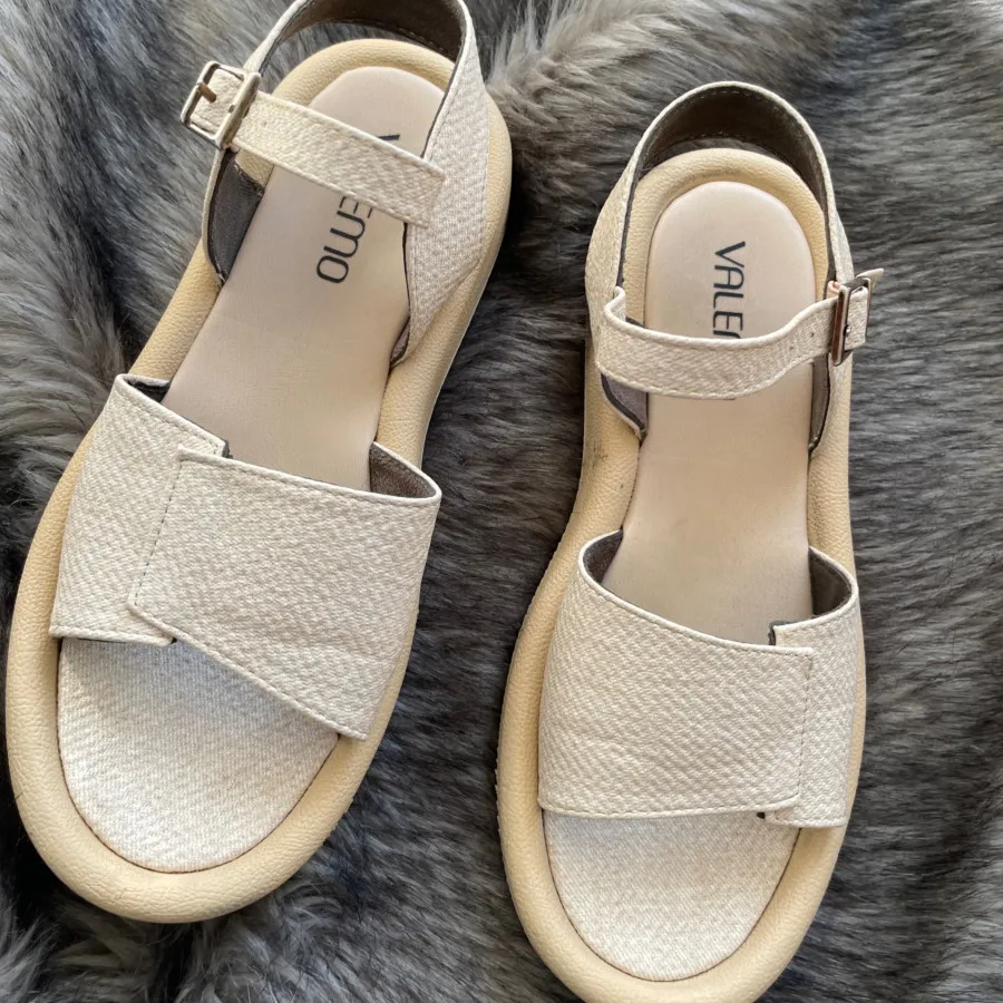 صندل سایز 39