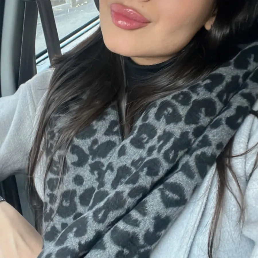 شال گردن پلنگی