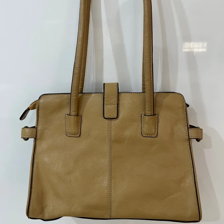 کیف چرم خارجی کرم