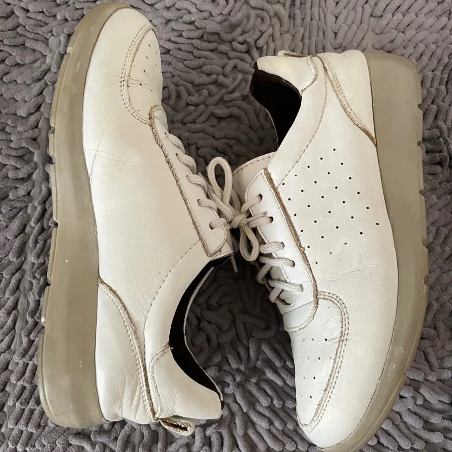 کتونی چرم سفید طبی 38