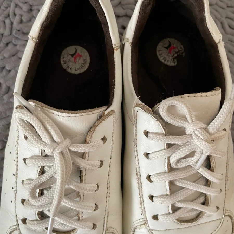 کتونی چرم سفید طبی 38