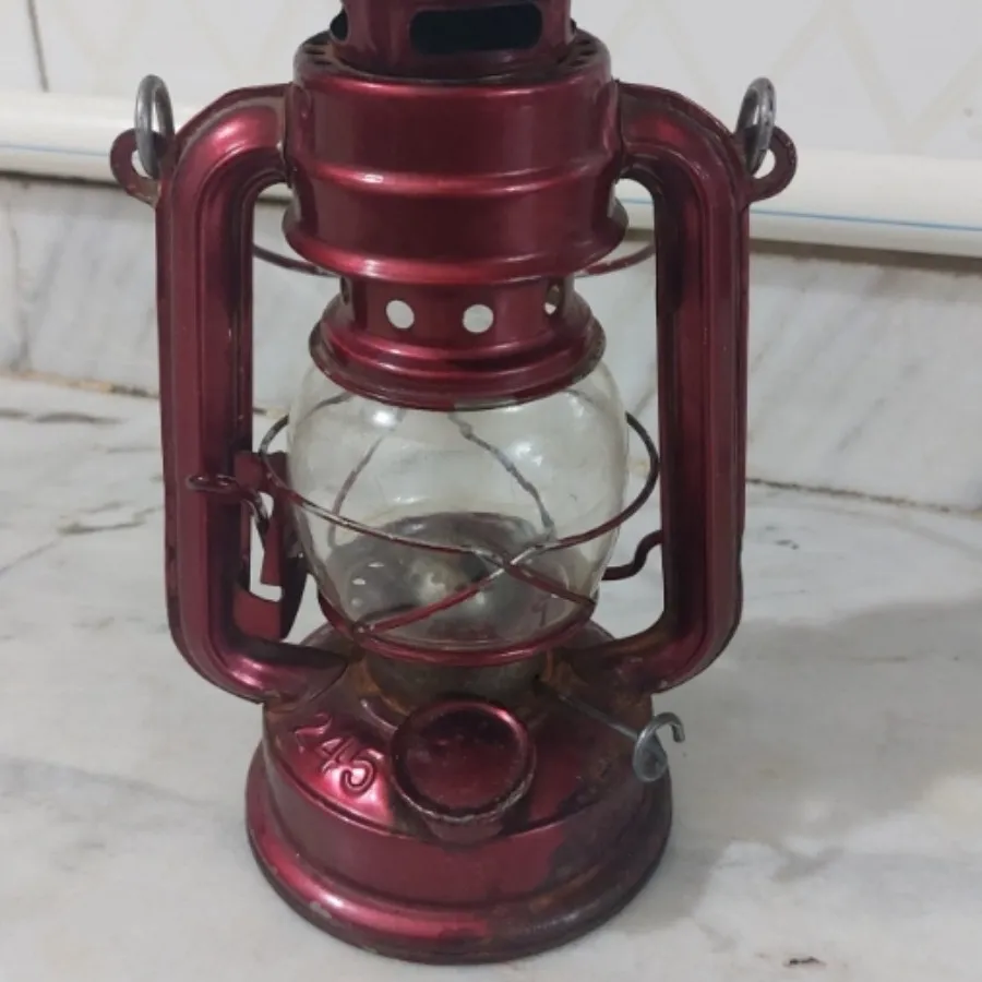 چراغ فانوس قدیمی