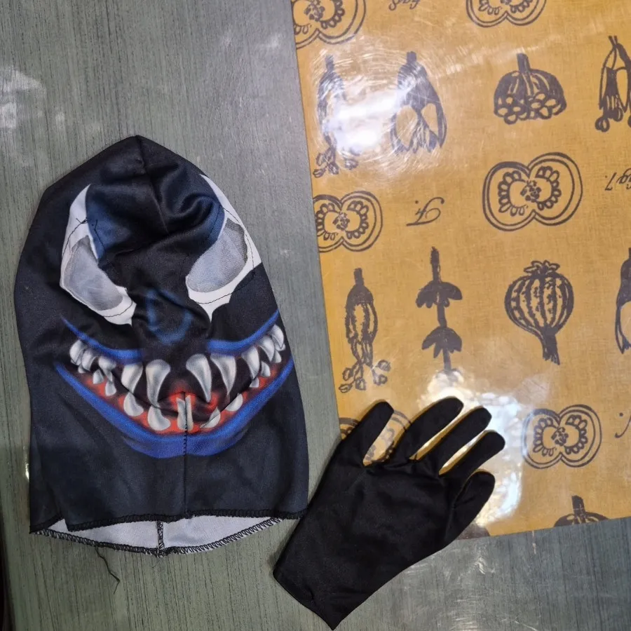 لباس مرد عنکبوتی