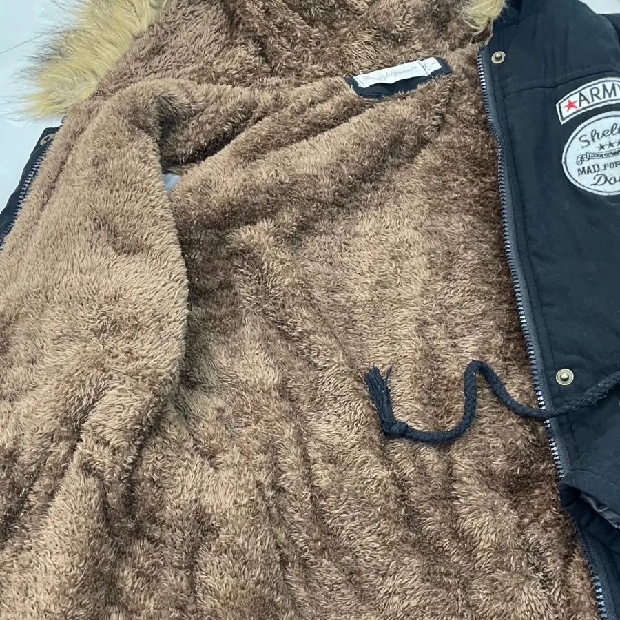 کاپشن کلاهدار