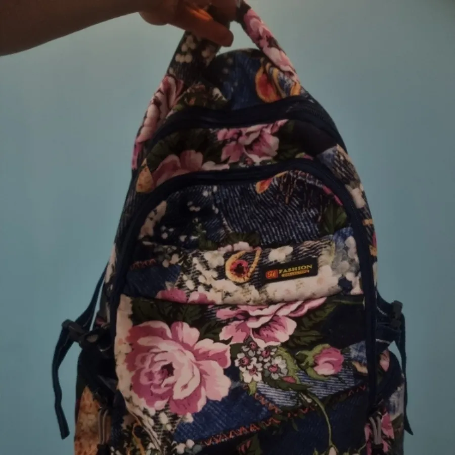 کوله پشتی بسیار ناز