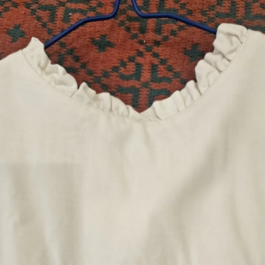 بلوز پوشیده سفید