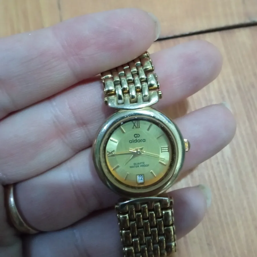 ساعت اصل ضدآبeldora