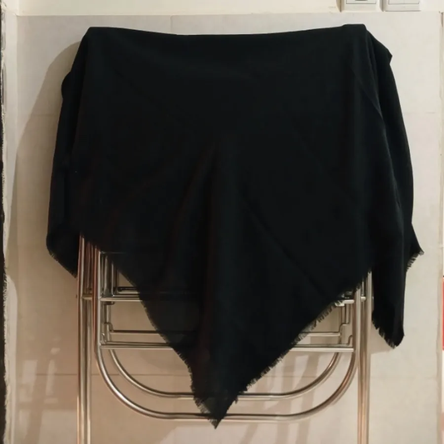 روسری مشکی نخی قواره دار