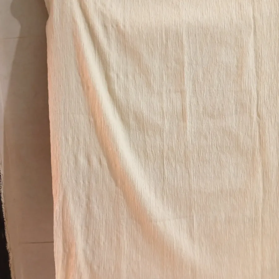 شال کرم رنگ