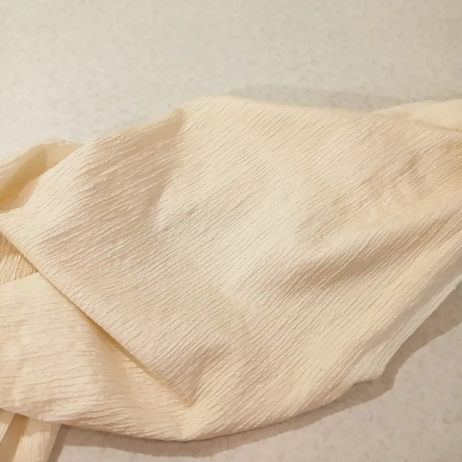 شال کرم رنگ