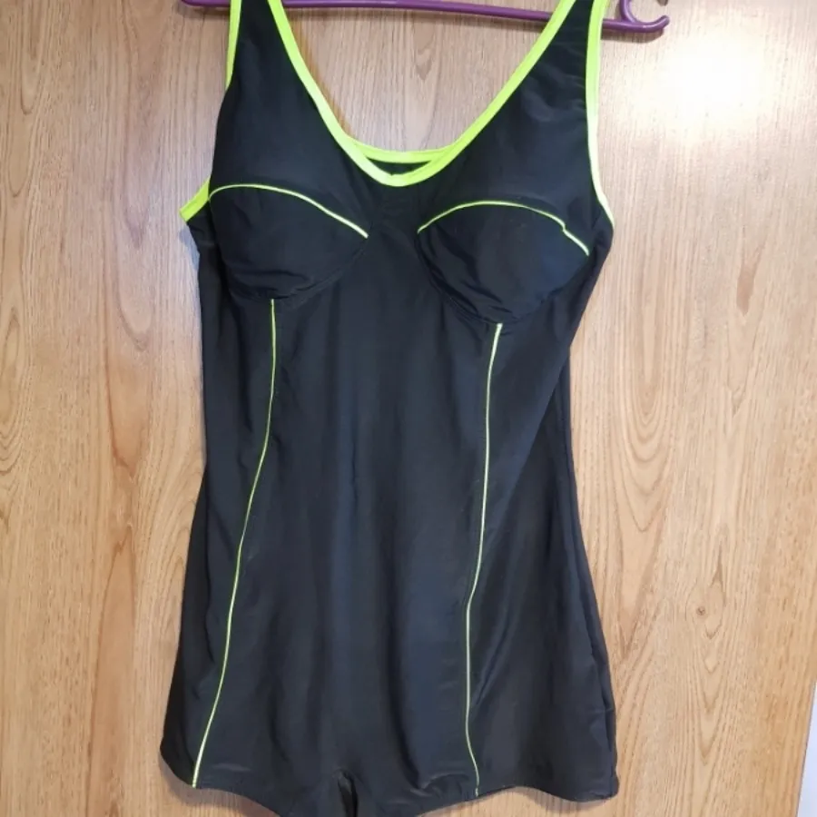 مایو برند کاملا خارجی