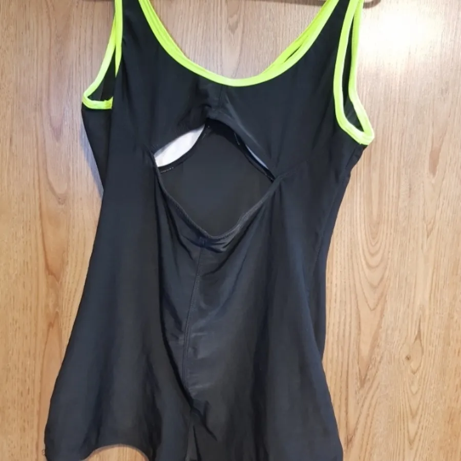 مایو برند کاملا خارجی