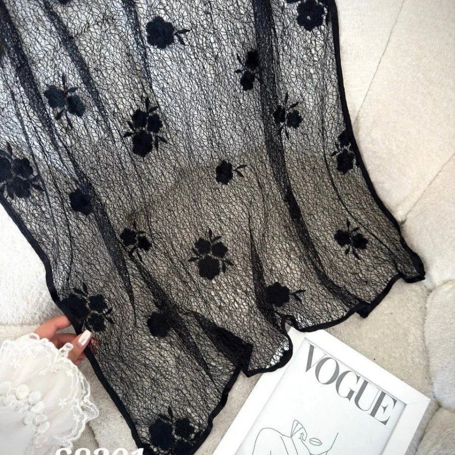 شال مخمل عنکبوتی